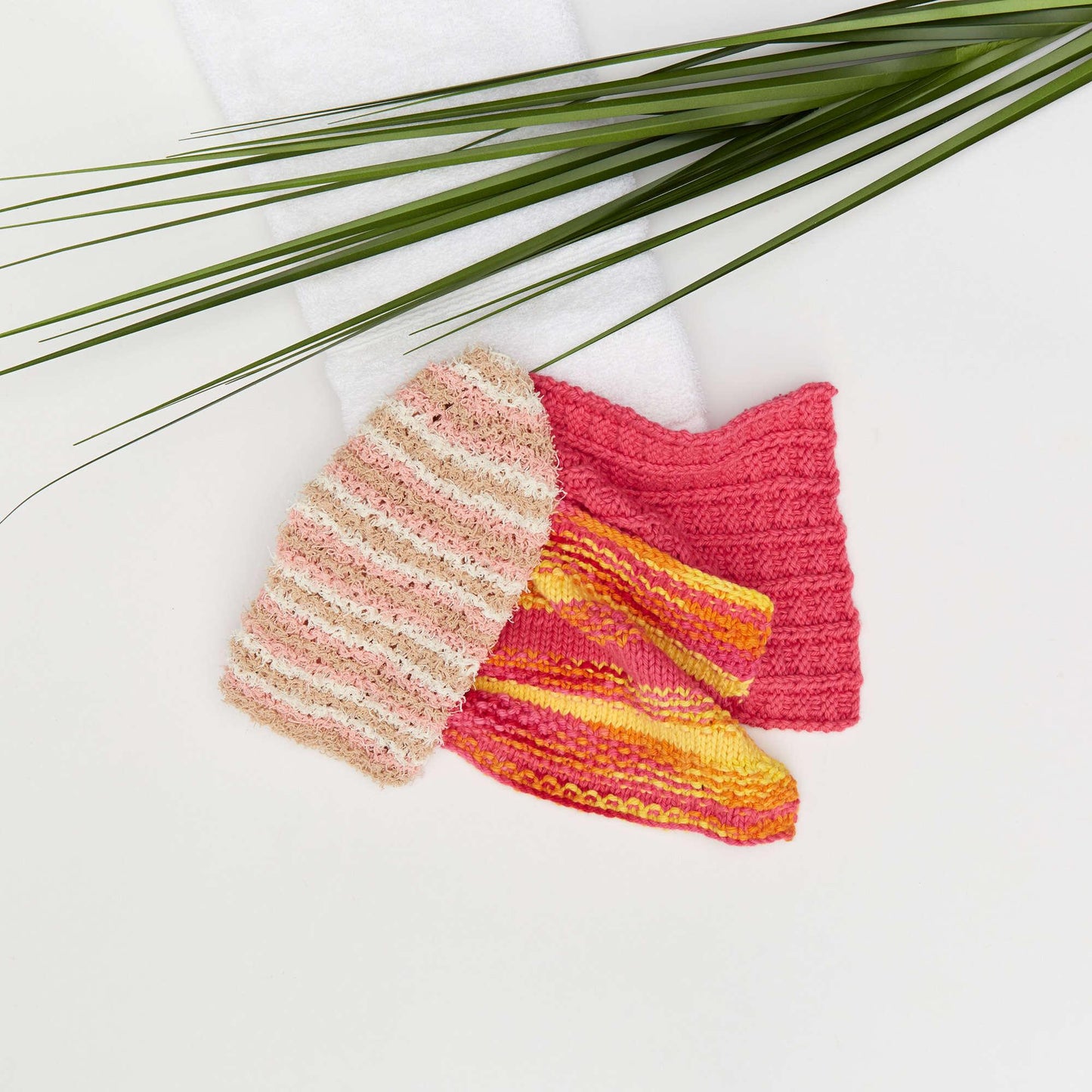 Red Heart Striped Knit Scrubby Mitt