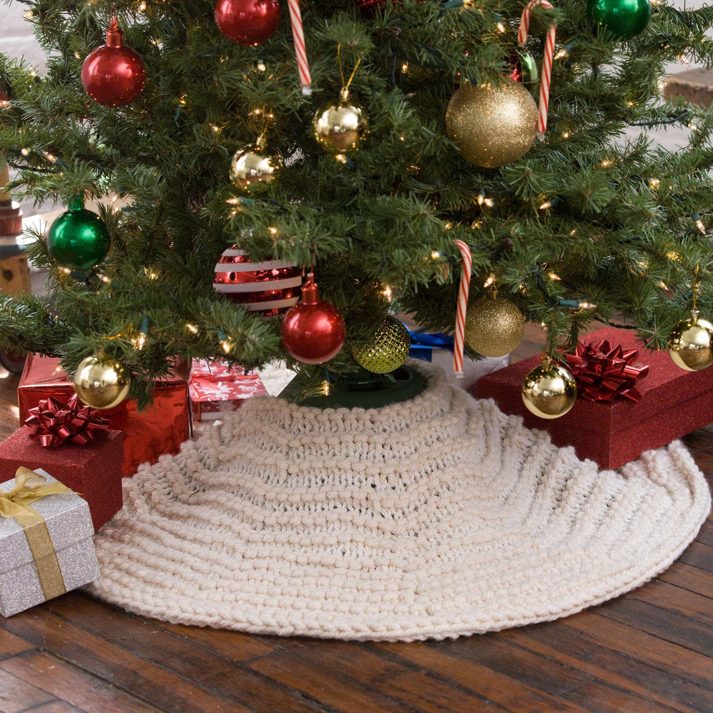 Red Heart Knit Winter Wonderland Tree Skirt